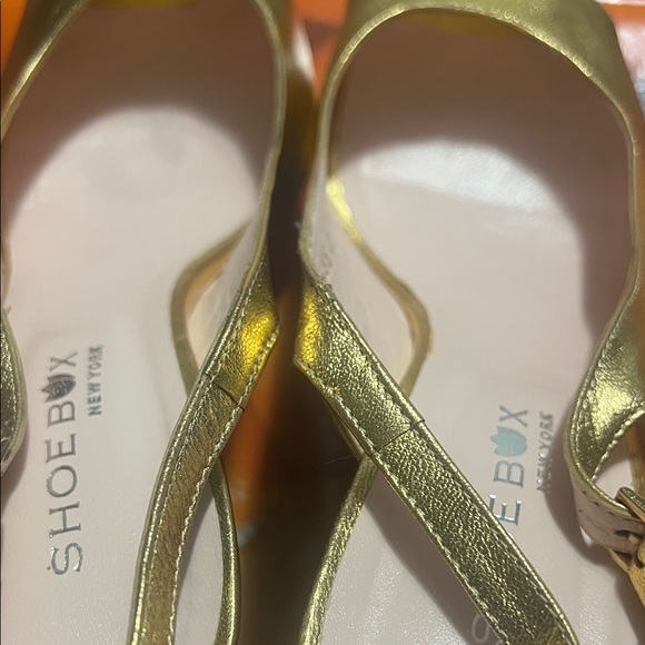 SHOEBOX NEW YORK METALLIC GOLD PEEP TOE SLINGBACK HEELS Size 40 - Picture 10 of 10